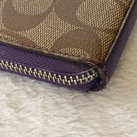 Coach long Wallet GUC - Picture 8 of 12